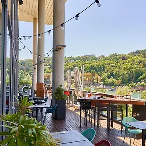 Novotel Centre-confluence Bord De Saone מלון