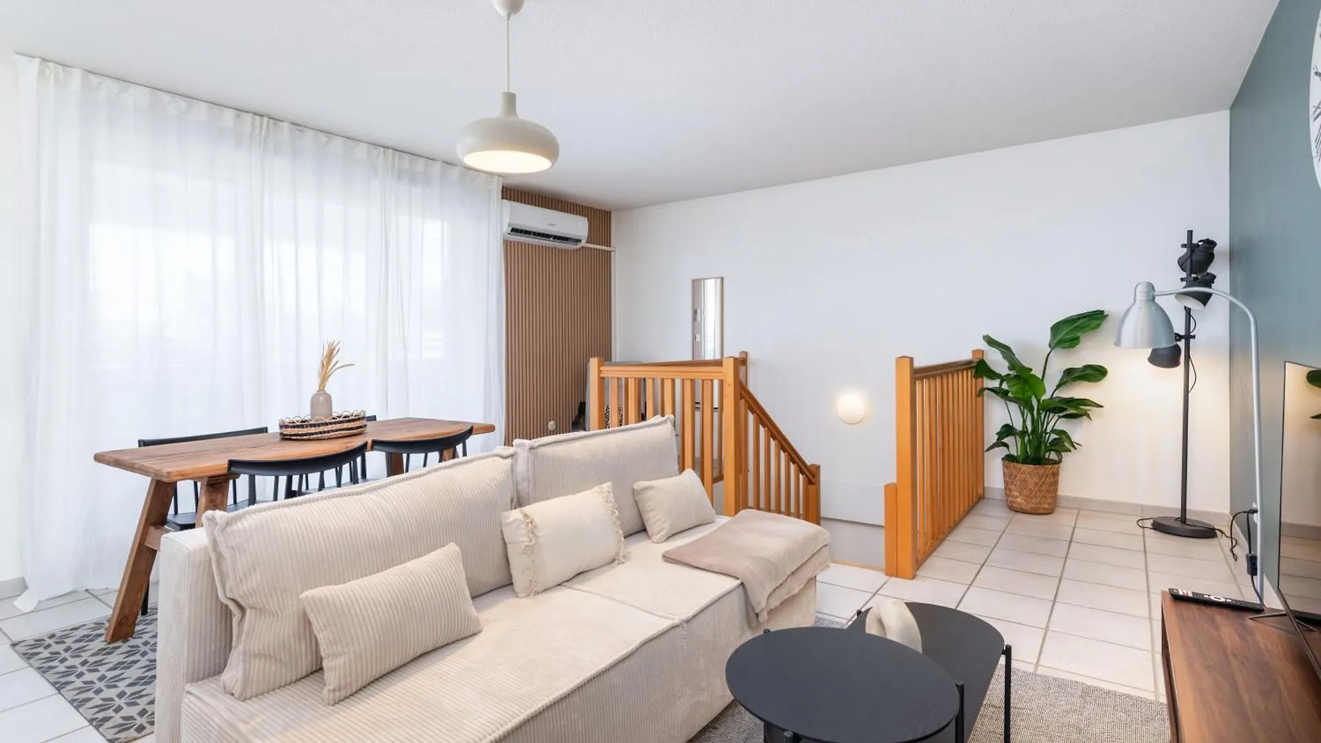 Le Montblanc & Spa Rooftop Apartment Lyon France